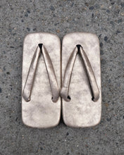 Load image into Gallery viewer, Square Zori Sandals - Memory Foam - Unisex