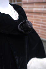 Load image into Gallery viewer, Woman Kimono coat / shawl