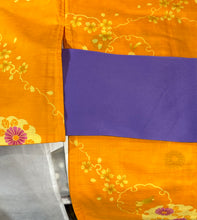 Load image into Gallery viewer, Traditional Women's Yukata - flower patterns