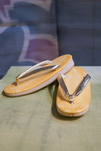 Load image into Gallery viewer, Zori Sandals for Women’s - Memory Foam