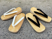 Load image into Gallery viewer, Square Zori Sandals - Memory Foam - Unisex