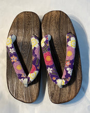 Load image into Gallery viewer, Lady's Geta Sandals - Crescent