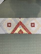 Load image into Gallery viewer, Nagoya Obi - red and gold flower diamond