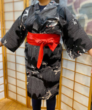 Load image into Gallery viewer, Kimono Robe - short - black carp
