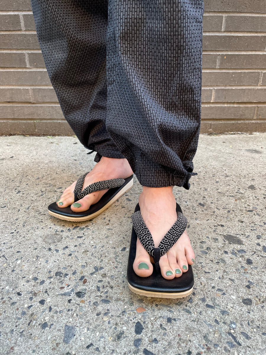 Men's Traditional Tatami Sandals – Kimono House NYC