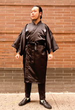 Load image into Gallery viewer, High Quality Japanese Black Polyester Haori Jackets with Crests

