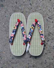 Load image into Gallery viewer, Tatami Sandals - florals
