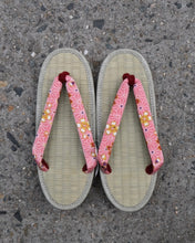 Load image into Gallery viewer, Tatami Sandals - florals
