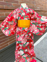 Load image into Gallery viewer, Kimono Robe - red floral
