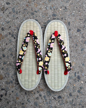 Load image into Gallery viewer, Tatami Sandals - florals
