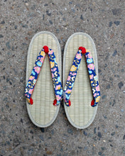 Load image into Gallery viewer, Tatami Sandals - florals
