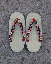 Load image into Gallery viewer, Tatami Sandals - florals
