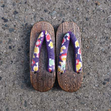 Load image into Gallery viewer, Kid’s Geta Sandals - paulownia wood / memory foam soft sandals
