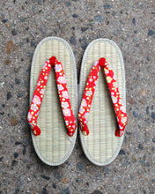 Load image into Gallery viewer, Tatami Sandals - florals
