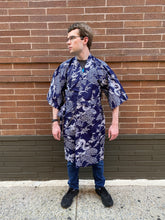 Load image into Gallery viewer, Kimono Robe - short - dragons/bamboo/kanji seal in navy/white
