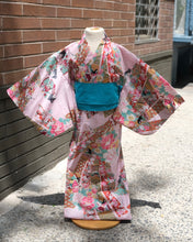 Load image into Gallery viewer, Kimono Robe - pink court ladies
