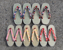Load image into Gallery viewer, Tatami Sandals - florals
