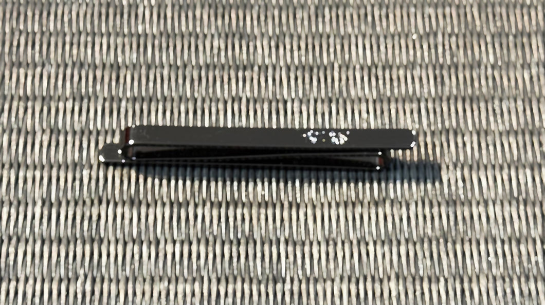 Men’s collar clip