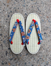 Load image into Gallery viewer, Tatami Sandals - florals

