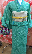 Load image into Gallery viewer, Washable Komon Kimono - green peonies
