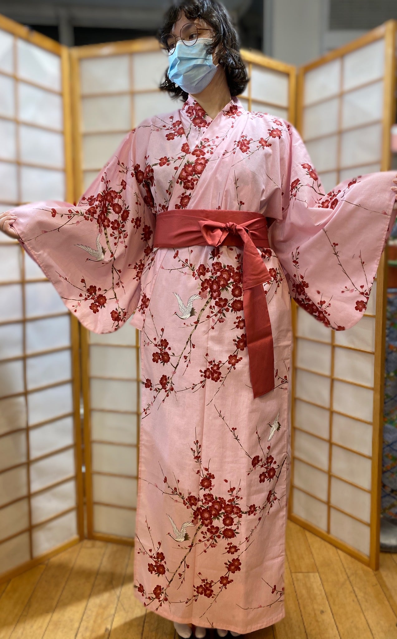 Kimono Robe - cranes & red cherry blossoms on pink – Kimono NYC