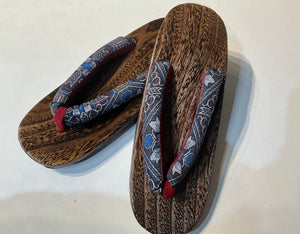 Lady's Round Geta Sandals - oblong, narrow