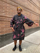 Load image into Gallery viewer, Men’s Kimono Robe - Rose pink Plum Blossoms on Black
