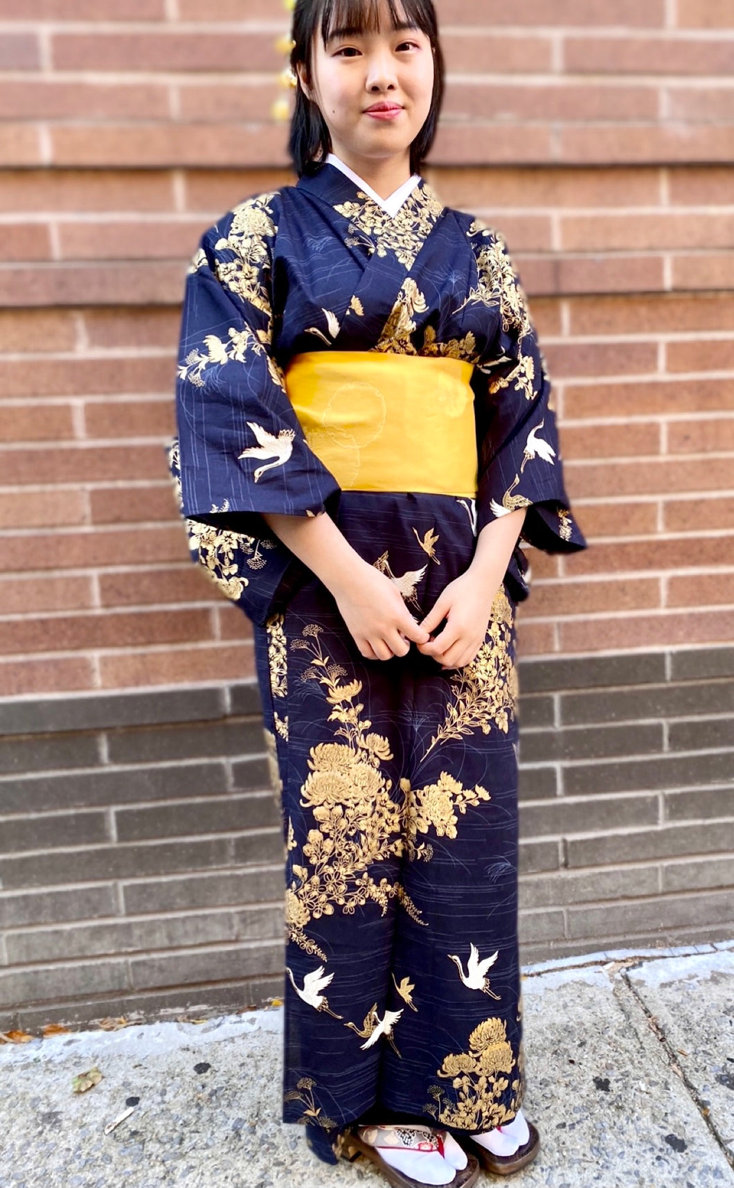 Kimono Sleeve Robe - cranes with gold flowers on navy