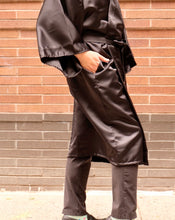 Load image into Gallery viewer, High Quality Japanese Black Polyester Haori Jackets with Crests
