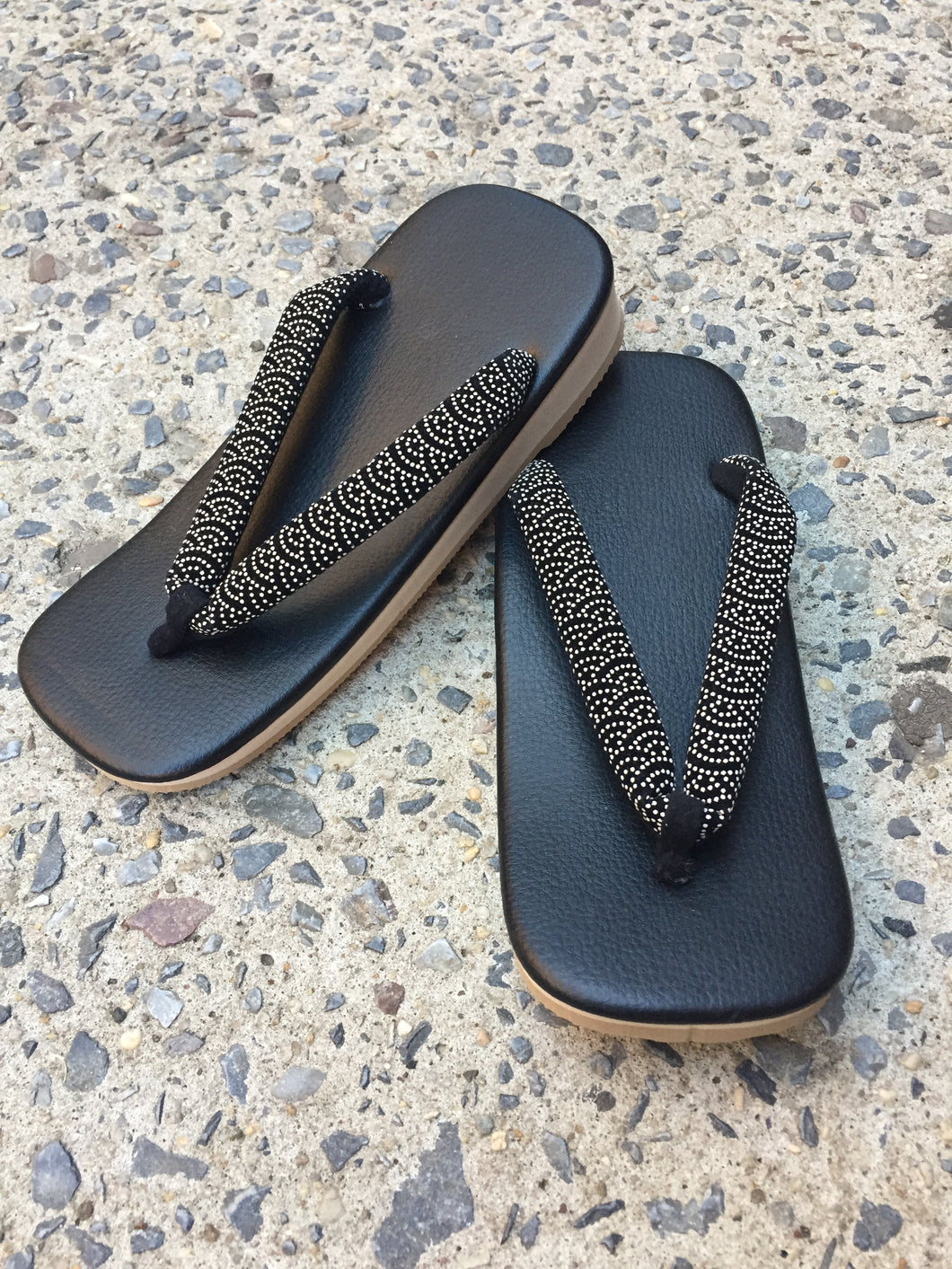 Zori Sandals - Faux Leather/Memory Foam - Black Geometric Designs