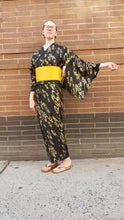 Load image into Gallery viewer, Women’s Dancing Kimono - black/gold water
