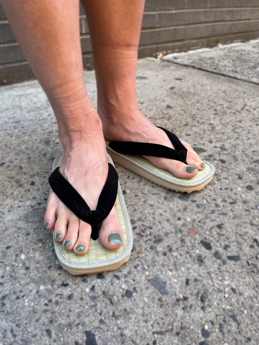 Men's Traditional Tatami Sandals – Kimono House NYC