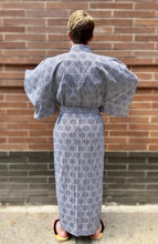 Load image into Gallery viewer, Kimono Robe - white/navy bamboo weave - long
